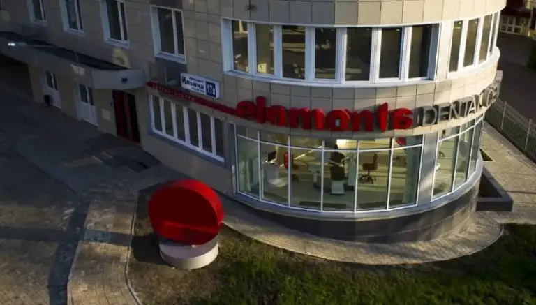 Продажа паркинга в жк
🌇Донецк, калининский район,
В новом жк, напротив больницы калинина📌
✅Общая площадь - 17 м2
✅Удобная инфраструктура.
👍Паркинг светлый, сухой, охраняемый.
✅Удобный заезд, так как покупался с тщательным выбором для себя.
📃Российская регистрация.
💰Цена: 2 200 000 рублей
📲☎️+7 (949) 513 13 00
📲☎️+7 (949) 417 18 14
Подписаться | 📩дать объявление
📲Наш max - фотография - 2