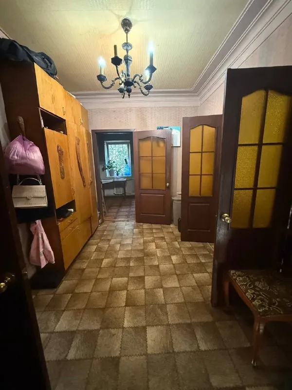Продажа капитального дома

🌇Донецк в калининском районе, по улице ульриха, 5 минут на авто и вы на центральной ул. Артема📌

🚪Общая площадь дома - 77 м2
❤️Площадь земли:  5 соток ( не приватизирована)
💦Вода круглосуточно
✅Центральные коммуникации
✅Навес для авто, гараж
🍖Зона барбекю, беседка, сад, огород - фотография - 4