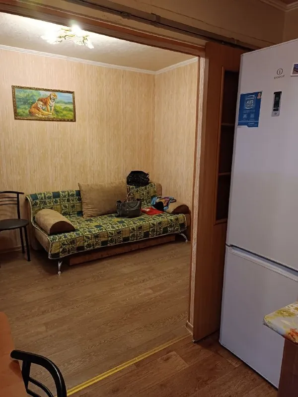 ‼❗‼ Сдается ‼❗‼
🏡2-Х комн. Квартира - студия, ул. Марии ульяновой/бул. Шевченко
📍Г. Донецк днр
Калининский район

‼Оплата услуг по факту заселения, без каких либо предоплат и поездок в офис‼

•В квартире выполнен ремонт
•Санузел совмещён и увеличен, кафель.
•Имеется вся необходимая мебель и бытовая техника: холодильник, телевизор, стиральная машина автомат, микроволновая печь свч.

💴Стоимость: 35.000 рублей + ком. Услуги
☎☎☎+7949-419-63-79

📨Подписаться - фотография - 2