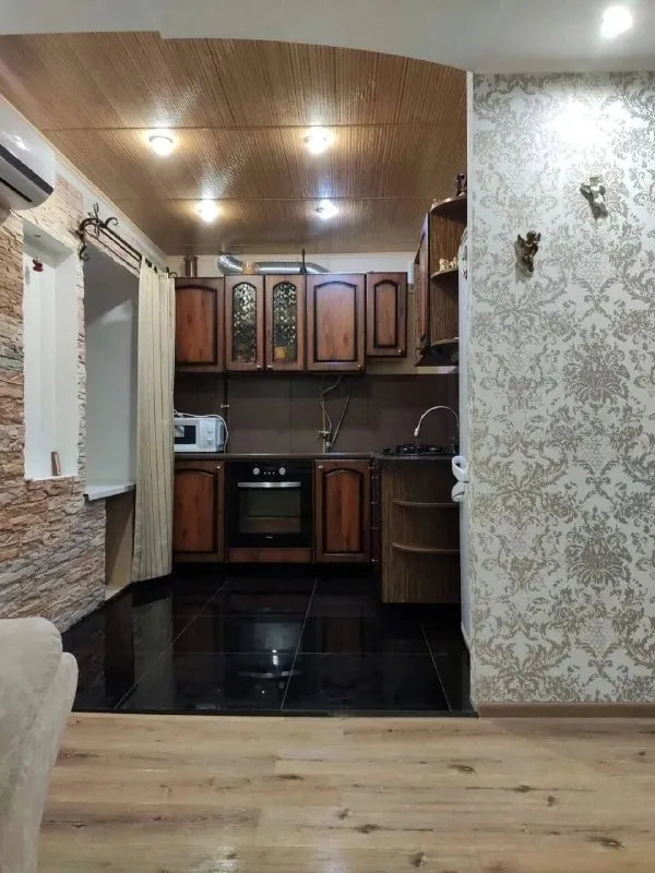 Продажа 2-комнатная квартира
🌇Г. Донецк, пролетарский район, ул. Зверькова📌
💰Цена: 4 500 000 руб.
✅ Общая площадь: 43м²
✅ Расположение этажа: 1/4
✅ Высота потолков: 2.5м
✅ Тип дома: кирпич
✅Планировка: смежная
💦 Вода по. .. Уктура
📑 Документы готовы
📲☎️+7(949)-358-87-33
Владислав ан "дон сити"
Подписаться | 📩дать объявление
📲Наш max - фотография - 4