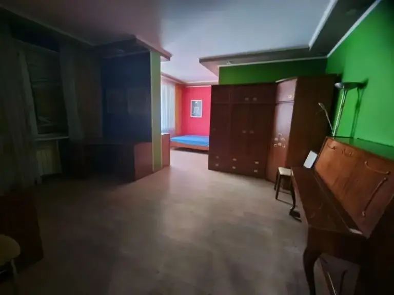 🏡Продаётся 5-х комнатная квартира
📍Г. Донецк днр
Ворошиловском р-н
Бульвар пушкина 9

•Этажность–4/5 жилого дома
•Общая площадь–125.3 м2

•В квартире выполнен дизайнерский ремонт
•В квартире три жилые комнаты, столовая-студия с действующим камином, гардеробная и два санузла

•Квартира продаётся с мебелью и бытовой техникой
🔥Собственник

💴Цена: 17🍋000.000 рублей
☎️+7(959) 137-87-88 Геннадий

📨Подписаться - фотография - 1