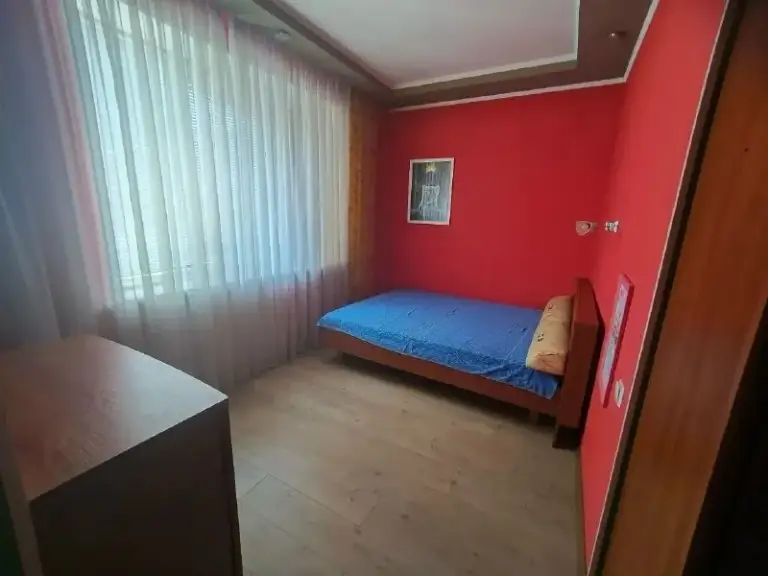 🏡Продаётся 5-х комнатная квартира
📍Г. Донецк днр
Ворошиловском р-н
Бульвар пушкина 9

•Этажность–4/5 жилого дома
•Общая площадь–125.3 м2

•В квартире выполнен дизайнерский ремонт
•В квартире три жилые комнаты, столовая-студия с действующим камином, гардеробная и два санузла

•Квартира продаётся с мебелью и бытовой техникой
🔥Собственник

💴Цена: 17🍋000.000 рублей
☎️+7(959) 137-87-88 Геннадий

📨Подписаться - фотография - 2