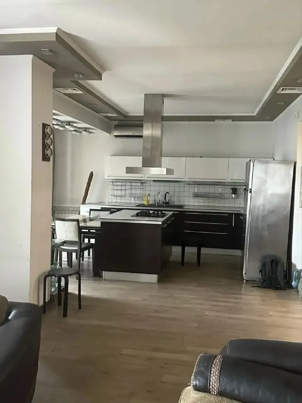 🏡Продаётся 5-х комнатная квартира
📍Г. Донецк днр
Ворошиловском р-н
Бульвар пушкина 9

•Этажность–4/5 жилого дома
•Общая площадь–125.3 м2

•В квартире выполнен дизайнерский ремонт
•В квартире три жилые комнаты, столовая-студия с действующим камином, гардеробная и два санузла

•Квартира продаётся с мебелью и бытовой техникой
🔥Собственник

💴Цена: 17🍋000.000 рублей
☎️+7(959) 137-87-88 Геннадий

📨Подписаться - фотография - 4