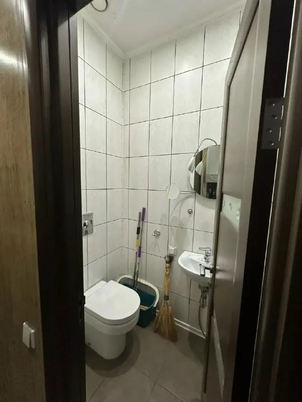 🏡Продаётся 5-х комнатная квартира
📍Г. Донецк днр
Ворошиловском р-н
Бульвар пушкина 9

•Этажность–4/5 жилого дома
•Общая площадь–125.3 м2

•В квартире выполнен дизайнерский ремонт
•В квартире три жилые комнаты, столовая-студия с действующим камином, гардеробная и два санузла

•Квартира продаётся с мебелью и бытовой техникой
🔥Собственник

💴Цена: 17🍋000.000 рублей
☎️+7(959) 137-87-88 Геннадий

📨Подписаться - фотография - 9