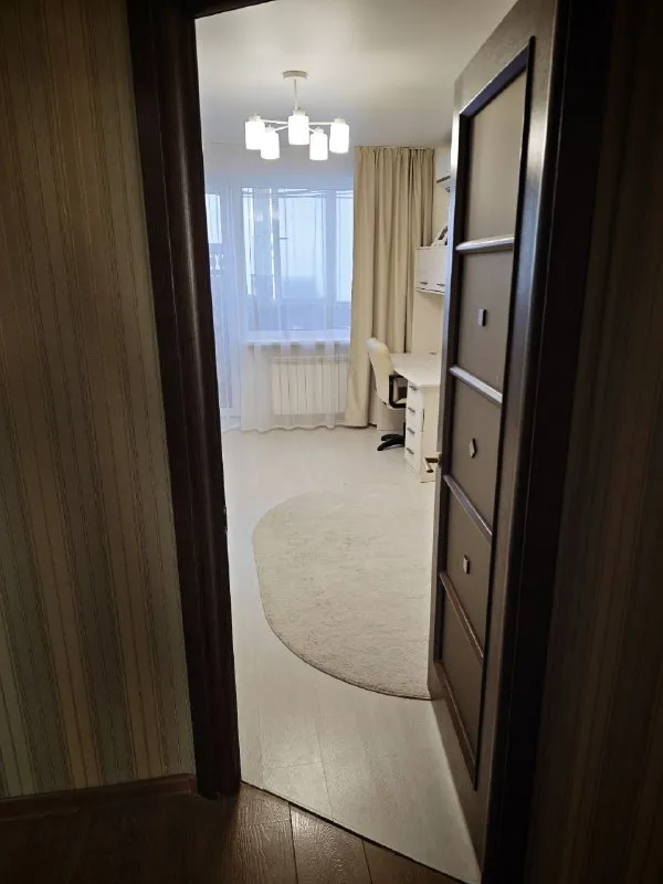 🏡Продаётся 3-х комнатная квартира
📍Г. Донецк днр
Будённовский р-н
Улица багратиона 51
•Этажность–7/9 жилого дома
•Дом кирпичный,
Комнаты раздельные
•В квартире выполнен качественный ремонт
•Кухня оснащена встроенной техникой, включая холодильник и духовой шкаф
•Ванная комната совмещенная
•В спальне установлен кондиционер и шкаф-купе
•Мебель вся остаётся, кроме дивана в зале
•В зале надо переклеить обои, стены выровнены
🔥Собственник
💴Цена: 9🍋000.000 рублей
☎️+7(949) 589-92-52
☎️+7(993) 446-80-05
📨Подписаться - фотография - 2