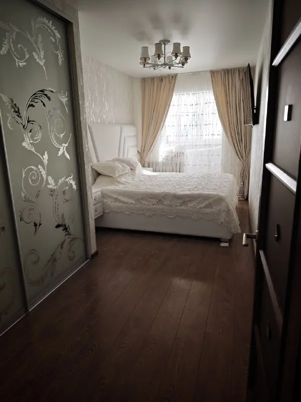 🏡Продаётся 3-х комнатная квартира
📍Г. Донецк днр
Будённовский р-н
Улица багратиона 51
•Этажность–7/9 жилого дома
•Дом кирпичный,
Комнаты раздельные
•В квартире выполнен качественный ремонт
•Кухня оснащена встроенной техникой, включая холодильник и духовой шкаф
•Ванная комната совмещенная
•В спальне установлен кондиционер и шкаф-купе
•Мебель вся остаётся, кроме дивана в зале
•В зале надо переклеить обои, стены выровнены
🔥Собственник
💴Цена: 9🍋000.000 рублей
☎️+7(949) 589-92-52
☎️+7(993) 446-80-05
📨Подписаться - фотография - 4