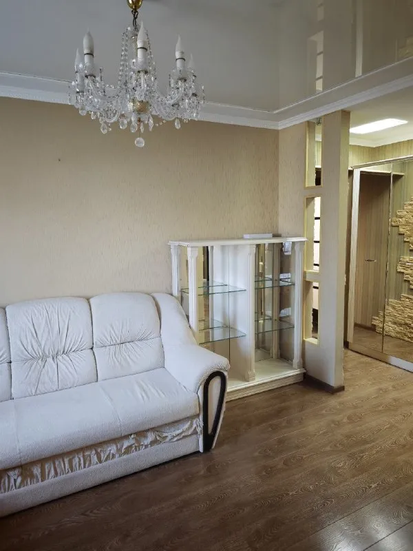🏡Продаётся 3-х комнатная квартира
📍Г. Донецк днр
Будённовский р-н
Улица багратиона 51
•Этажность–7/9 жилого дома
•Дом кирпичный,
Комнаты раздельные
•В квартире выполнен качественный ремонт
•Кухня оснащена встроенной техникой, включая холодильник и духовой шкаф
•Ванная комната совмещенная
•В спальне установлен кондиционер и шкаф-купе
•Мебель вся остаётся, кроме дивана в зале
•В зале надо переклеить обои, стены выровнены
🔥Собственник
💴Цена: 9🍋000.000 рублей
☎️+7(949) 589-92-52
☎️+7(993) 446-80-05
📨Подписаться - фотография - 5