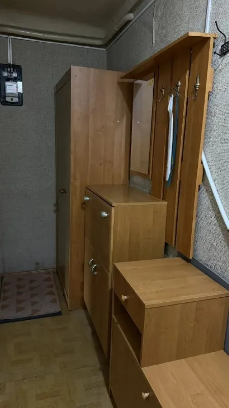 Продаётся 2-комнатная квартира

🌇Доннцк, киевский район📌

✅Площадь 44 м²
✅Удобная планировка
✅Этаж 2/5
🔥Детский сад — прямо в доме
Школа — во дворе
📍Супермаркеты — в 3 минутах остановка — под домом
👍Отличный вариант для семьи: всё необходимое находится рядом, а расположение обеспечивает удобную транспортную доступность.
✅Квартира в собственности более 20 лет. Хозяин в россии.

💰Цена — 3 800 000 ₽

📲☎️+7 949 371 51 20 Лариса

Подписаться  |  📩дать объявление
📲Наш max - фотография - 1
