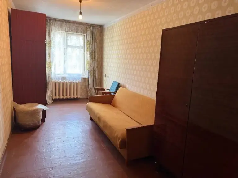 Продажа 3х комнатная квартира

🌇Донецк в пролетарском районе, напротив пролетарского исполкома📌

✅Этаж: 3 из 5
✅Площадь: 57 м²
📍В непосредственной близости находятся две школы, детский сад, детская игровая площадка, магазины, супермаркет, рынок, а также охраняемая парковка для вашего автомобиля.
✅В доме проживают дружные соседи, двор тихий и озелененный, подъезд сухой и чистый.

📲☎️+79495107010
📲☎️+79498006050

Подписаться  |  📩дать объявление
📲Наш max - фотография - 5