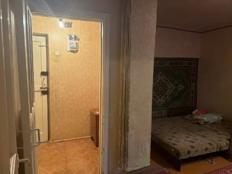 Продажа двухкомнатная квартира

🌇Донецк, ленинский район, ориентир — ждановская развилка📌

✅Квартира расположена на 4 этаже 5‑этажного дома — удобно: не слишком высоко, но и не первый этаж.
🏠 Общая площадь — 41,5 кв. М, кухня — 6 кв. М. Пространство грамотно спланировано: хватит места и для отдыха, и для приготовления еды, и для приёма гостей.
💧 Подача воды — по графику 1 день через 2 (1/3), учитывайте это при планировании быта.
🧱 Дом кирпичный — это значит хорошая тепло- и звукоизоляция, в квартире будет комфортно и зимой, и летом.
📍 Рядом вся необходимая инфраструкту. .. Тская площадка и киоск.

💰 Цена — 3,5 млн рублей.

📲☎️+79490323469
📲☎️+79495107010

Подписаться  |  📩дать объявление
📲Наш max - фотография - 1