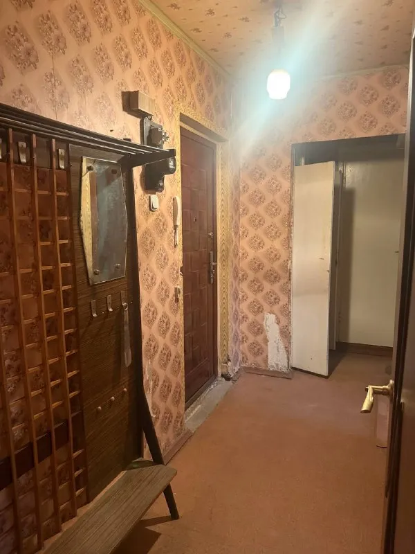 Продам 2 ком квартиру
Киевский район
Ул политбойцов 3

Исполком, хорошее месторасположение
Во дворе детский садик, рядом школы

5/9 Этаж
Общая площадь 46м2

2 Раздельные комнаты
Балкон застеклен
Санузел раздельный
Состояние самое простое
Бабушкин вариант
Требует ремонта
Документы готовы

3 400 000₽

+79494113097 Алина
@As_01vva telegram - фотография - 9