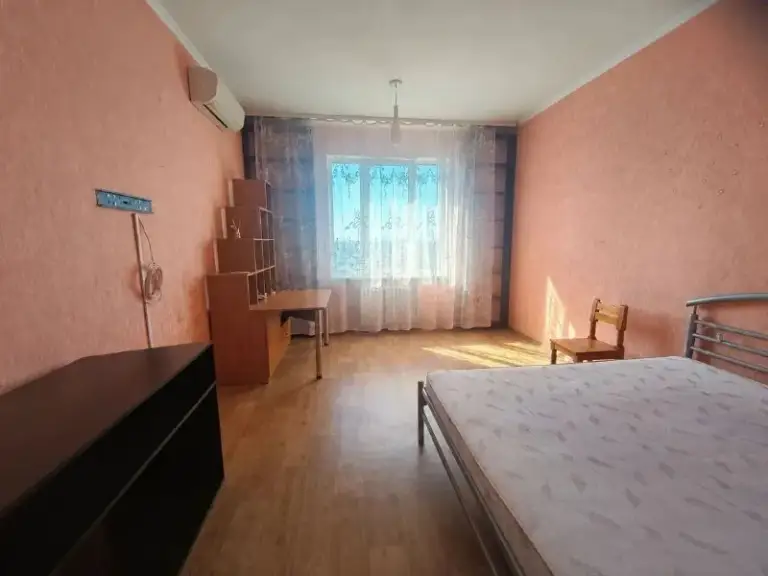 Продажа 1 комнатной квартиры
🌇Донецк, пр. Панфилова, жк " центральный", киевский район📌
Основные характеристики:
✅Общая площадь квартиры 51.5кв. М. , кухня 12кв. М, жилая 20кв. М.
✅Квартира расположена на 15м этаже 17ти этажного дома.
💦Вода по графику есть всегда.
✅В квартире выполнен косметический ремонт.
✅Санузел совмещен.
✅Ес. .. Енты готовы.
💰Цена: 5 200 000 ₽, торг
📲☎️+79494991069
Подписаться | 📩дать объявление
📲Наш max - фотография - 3