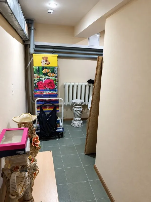 Продажа помещения на 1й линии

🌇Донецк ул. Университетская/пр. Гринкевича, ворошиловский р-н📌

✅Общая площадь📐 104кв. М.
✅Отдельный фасадный вход.
👍Есть витринные окна.
✅В помещении два торговых зала, санузел и подсобное помещение.
🚨 Есть пожарная и охранная сигнализация. Кондиционер.
📍 - фотография - 6