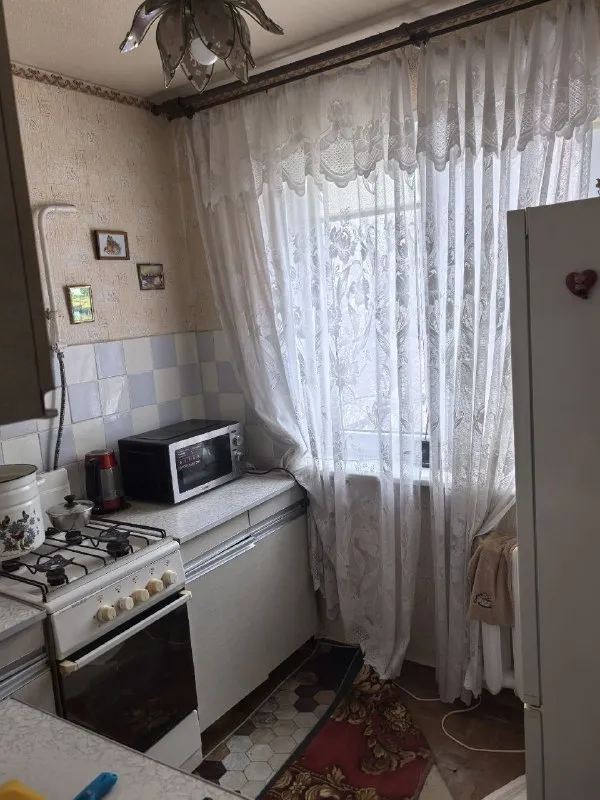 🏡Продам 2-х комнатную квартиру
📍Г. Макеевка днр
Кировский р-н
Квартал химик, бутовский поворот

•Квартира находится на втором этаже

•Жилое состояние
•Рядом детская площадка, магазины, остановка общественного транспорта, школа, детский садик
🔥Собственник

💴Цена: 4🍋000.000 рублей
☎️+7(949) 814-10-31

Недвижимость днр - фотография - 5
