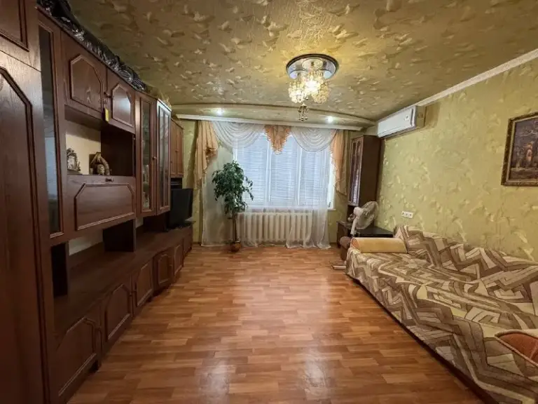 Аренда 2х комнатной квартиры в кировском р-не/конти улица старицкого- первая аренда.

🏣Город: донецк
🏗Район: кировский
📍Адрес: улица сторицкого
🏘Комнат - 2
🪜Этаж - 8
📐 Площадь - 57м2

Квартира никогда не была в аренде. Две раздельные комнаты: гостиная и спальня.
В квартире есть все необходимое для комфортной жизни: кондиционер, телевизор, стиральная машинка.

Вода 💦 согласно графику.
Собственник готов установить насос на стояк и накопительный бак, что бы вода в квартиру поступала круглосуточно.
Только долгосрочная аренда от 6 месяцев.

Стоимость аренды 30.000₽
Оплата по факту заселения. В офис ехать не нужно!

Для записи на просмотр звоните
📞+7-949-169-04-54
Покажем в удобное для вас время.

📨Подписаться - фотография - 1