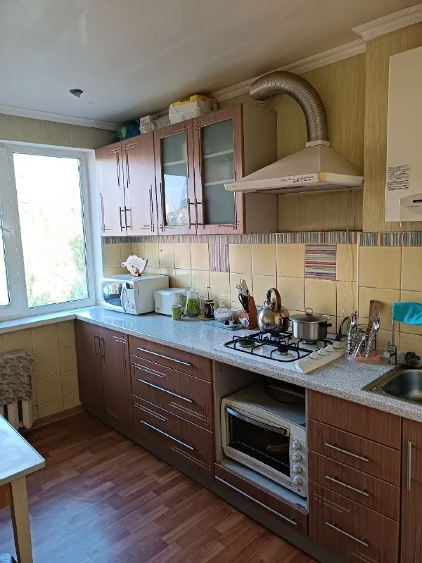 ‼❗Продается ‼❗
🏡3-Х комнатная квартира
Расположение: проспект маяковского, рядом парк им. Щербакова, бульвар пушкина, центральная часть города
📍Г. Донецк днр
Ворошиловский район

•Общая площадь: 62,2 м2
•Этаж: 7/9 жилого дома •жилая–45,5 м2
•Кухня–7 м2

•Панорамный вид из окон на город
•Все комнаты раздельные, огромный коридор, есть балкон

•В квартире выполнен ремонт, установлены мпо, поменяны межкомнатные двери, проводка новая медная, осуществлена замена инженерных коммуникаций
•Санузел смежный, кафель
•Документы готовы

Стоимость: 7🍋500.000 рубл
☎☎☎+7949-419-63-79

Недвижимость донецк днр - фотография - 1