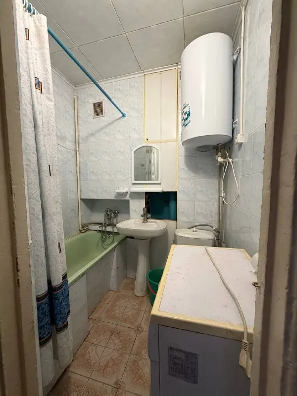 Продажа 2х комнатной квартиры в буденновском районе донецка!

Агентство недвижимости «статус» - твой выбор в мире недвижимости!🤝

📍Донецк, улица матёкина
Буденновский район

✅3/3 Этаж (последний)
✅Общая площадь: 40 м²
✅Отличный вариант для молодой семьи или сдачи в аренду!
✅Рядом парк — отличное место для прогулок и отдыха
✅Есть вода (доходит стабильно)
✅Удобное расположение в районе
✅Небольшой этаж, тихий двор

💸Цена: 2 000 000 рублей

☎️+7949-645-56-86 - Антон (ан «статус»)
📞+7949-540-59-34 - Кирилл (ан «статус»)

Принимаем звонки в любое время! - фотография - 2