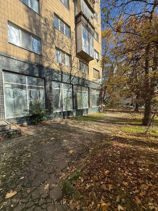 Аренда коммерческой недвижимости в ворошиловском районе
Стройте свое пространство с агентством недвижимости город.
Вы мечтаете - мы реализовываем💫
🏗Район: ворошиловский
🚪Общая площадь - 234 м2
Сдается в аренду коммерческого помещения в центре ворошиловского района - б. Шевченко рядом набережная отель ramada.
Показ в любое время по договоренности за час.
Преимущества:
• Парковка на 4,5 машин
• Хороший напор воды
• Высокие потолки
• Ремонт в счет аренды
• По фасаду бульвара шевченко
• Шикарный проходной поток.
📍Рядом
• Набережная
• Hotel ramada
• Крытый рынок
• Рядом остановка транспорта
Документы рф 🇷🇺
💵Цена аренды: 550 рублей за м2
☎️Телефон: +7 (949) 630 77 76
Возможна продажа данного объекта 🤝 - фотография - 4