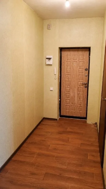 🏡Продаётся 1-х комнатная квартира
📍Г. Донецк днр
Петровский р-н
Улица планерская 10

•Этажность–5/5 жилого дома
•Общая площадь– 47.1 м2
•Жилая–23.6 м2
•Кухня–8.8 м2

•Квартира не угловая, имеется тех этаж
•Жилое состояние
•Дом 2011 года постройки

•Балкон с выходом из кухни
•Ванная комната требует ремонта
•Санузел раздельный
•Документы готовы
🔥Собственник

💴Цена: 1🍋650.000 рублей
‼️Торг
☎️+7(949) 537-18-11

📨Подписаться - фотография - 2