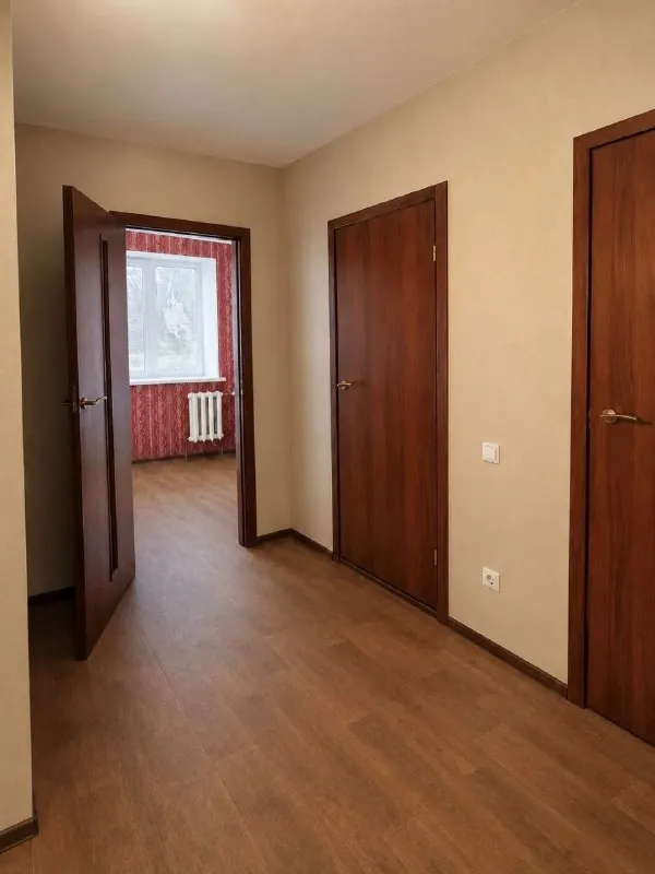 🏡Продаётся 1-х комнатная квартира
📍Г. Донецк днр
Петровский р-н
Улица планерская 10

•Этажность–5/5 жилого дома
•Общая площадь– 47.1 м2
•Жилая–23.6 м2
•Кухня–8.8 м2

•Квартира не угловая, имеется тех этаж
•Жилое состояние
•Дом 2011 года постройки

•Балкон с выходом из кухни
•Ванная комната требует ремонта
•Санузел раздельный
•Документы готовы
🔥Собственник

💴Цена: 1🍋650.000 рублей
‼️Торг
☎️+7(949) 537-18-11

📨Подписаться - фотография - 3