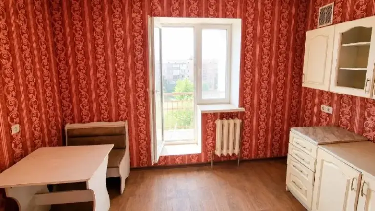 🏡Продаётся 1-х комнатная квартира
📍Г. Донецк днр
Петровский р-н
Улица планерская 10

•Этажность–5/5 жилого дома
•Общая площадь– 47.1 м2
•Жилая–23.6 м2
•Кухня–8.8 м2

•Квартира не угловая, имеется тех этаж
•Жилое состояние
•Дом 2011 года постройки

•Балкон с выходом из кухни
•Ванная комната требует ремонта
•Санузел раздельный
•Документы готовы
🔥Собственник

💴Цена: 1🍋650.000 рублей
‼️Торг
☎️+7(949) 537-18-11

📨Подписаться - фотография - 7