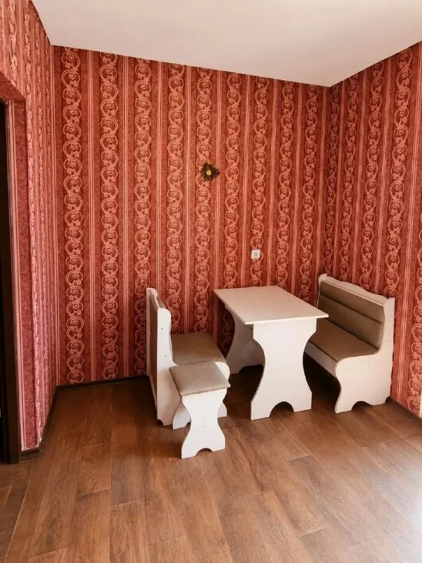 🏡Продаётся 1-х комнатная квартира
📍Г. Донецк днр
Петровский р-н
Улица планерская 10

•Этажность–5/5 жилого дома
•Общая площадь– 47.1 м2
•Жилая–23.6 м2
•Кухня–8.8 м2

•Квартира не угловая, имеется тех этаж
•Жилое состояние
•Дом 2011 года постройки

•Балкон с выходом из кухни
•Ванная комната требует ремонта
•Санузел раздельный
•Документы готовы
🔥Собственник

💴Цена: 1🍋650.000 рублей
‼️Торг
☎️+7(949) 537-18-11

📨Подписаться - фотография - 8