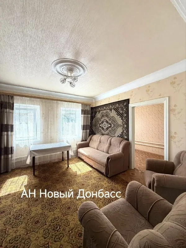 Продается уютный дом

🌇В киевском районе
(Путиловка), г. Донецк. 📌

⛽Отопление газовое (не зависит от электричества).
✅Дом: 65,3 кв. М (4 комнаты).
✅Участок: 4,5 сотки
✅Состояние: дом сухой, теплый, с высоким фундаментом. Выполнена стяжка, установлены качественные пластиковые окна и надежная металлическая входная дверь. Крыша капитально перекрыта.
✅Коммуникации: газ, вода, электричество заведены в дом. 💰цена: 3 000 000 руб. И торг

📲☎️+7 (949) 327-98-90
Ан «новый донбасс», наталья владимировна

Подписаться  |  📩дать объявление
📲Наш max - фотография - 3