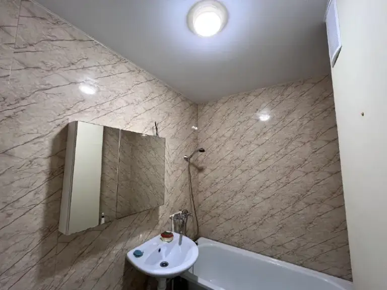 🏡Аренда 2-х комн квартиры новострой в центре мариуполя
📍Г. Мариуполь днр
•Сдам крупногабаритную квартиру со всеми удобствами для проживания сроком более 3-х месяцев.
•Интернет, тв, кондиционер (работаюший на обогрев), бойлер, генератор на случаи отсутствия света.
•Раздельные комнаты, новая мебель, техника, лоджия застеклена.
•Паркоместо.
Цена: 45.000₽+комуслуги.
☎️☎️☎️ +79494194208
+79490782007 (Миранда) ан
Аренда мариуполь днр - фотография - 4