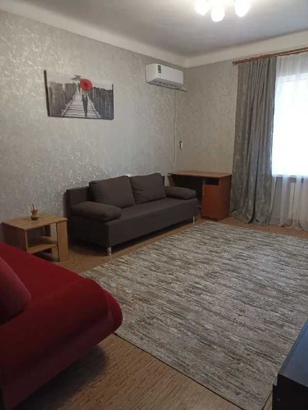 Сдам! Посуточно! 2-х комнатную квартиру 📍харцызск, центр. Чистая, уютная квартира после ремонта! В квартире есть все для комфортного проживания:
- Вода круглосуточно❗️❗️❗️(водонасосная станция, бак на 500 л)
- Холодильник, стиральная машинка, микроволновка
- Смарт тв, wi-fi
- Полотенца, всегда свежее постельное бельё, тапки, посуда.
- Двухспальная кровать
- Два дивана
- Утюг, фен, сушка для белья, гладилка
- Кондиционер
✅ Курение в квартире категорически запрещено❗️❗️❗️
✅ Квартира не сдаётся для проведения в. .. Зд строго в 12.00.
От 3-х дней действуют скидки!
Есть залоговая сумма, возвращается после уборки
Тел. ,max, телеграмм:
📞+7(949)561-40-65❗️
Vk. Com/kv. Posut. Harcyz - фотография - 2
