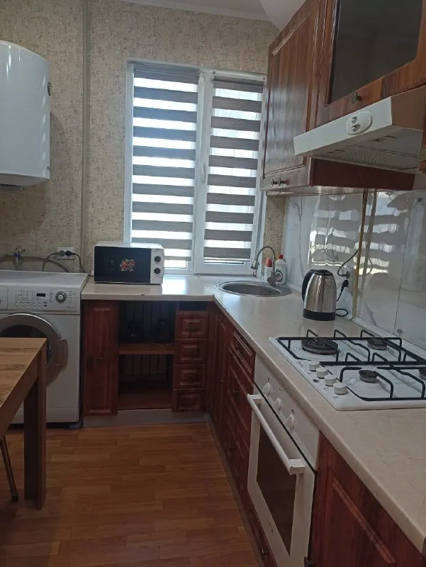 Сдам! Посуточно! 2-х комнатную квартиру 📍харцызск, центр. Чистая, уютная квартира после ремонта! В квартире есть все для комфортного проживания:
- Вода круглосуточно❗️❗️❗️(водонасосная станция, бак на 500 л)
- Холодильник, стиральная машинка, микроволновка
- Смарт тв, wi-fi
- Полотенца, всегда свежее постельное бельё, тапки, посуда.
- Двухспальная кровать
- Два дивана
- Утюг, фен, сушка для белья, гладилка
- Кондиционер
✅ Курение в квартире категорически запрещено❗️❗️❗️
✅ Квартира не сдаётся для проведения в. .. Зд строго в 12.00.
От 3-х дней действуют скидки!
Есть залоговая сумма, возвращается после уборки
Тел. ,max, телеграмм:
📞+7(949)561-40-65❗️
Vk. Com/kv. Posut. Harcyz - фотография - 5