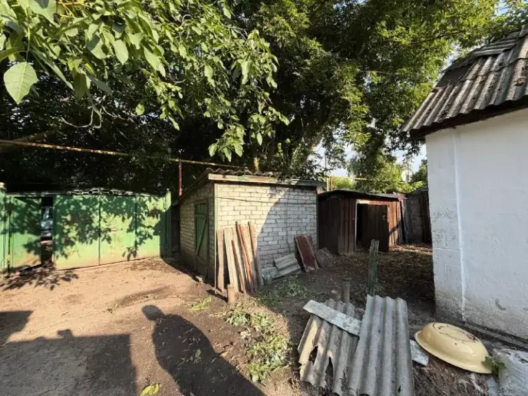 Продается дом площадью 60 м2

🌇Догецк в куйбышевском районе, северный поселок, ул. Чернова📌

🌎Земля 9 соток не приватизированная
🅿Есть гараж
✅Летняя кухня - 30 м2
✅Хозяйственные постройки
✅Дом на 2 семьи
❗️Печное отопление, но по улице идет газ

📃Документы готовы, прописанных нет!
📲☎️+7 (949) 513 85 58
📲☎️+7 (949) 417 18 14

Подписаться  |  📩дать объявление
📲Наш max - фотография - 3