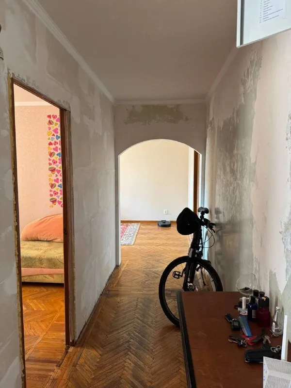 Продажа 2-комнатной квартиры
🌇Донецк в ленинском район
На цирке📌
✅Площадь: 66,3 м² (общая),
Кухня 9,7 м².
✅Этаж: 6 из 9 (панельный дом).
💦Вода: 1/3
📍Инфраструктура: рядом школа, детский сад, парк, супермаркет, остановка.
💰Цена: 6 700 000 руб.
👀Показ в удобное время.
📲☎️+79495107010
📲☎️+79498006050
Подписаться | 📩дать объявление
📲Наш max - фотография - 1