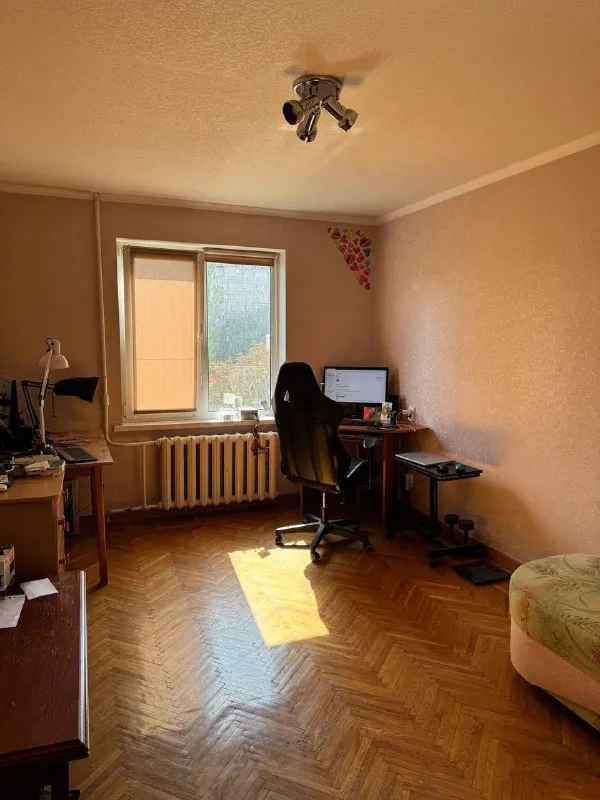 Продажа 2-комнатной квартиры
🌇Донецк в ленинском район
На цирке📌
✅Площадь: 66,3 м² (общая),
Кухня 9,7 м².
✅Этаж: 6 из 9 (панельный дом).
💦Вода: 1/3
📍Инфраструктура: рядом школа, детский сад, парк, супермаркет, остановка.
💰Цена: 6 700 000 руб.
👀Показ в удобное время.
📲☎️+79495107010
📲☎️+79498006050
Подписаться | 📩дать объявление
📲Наш max - фотография - 2