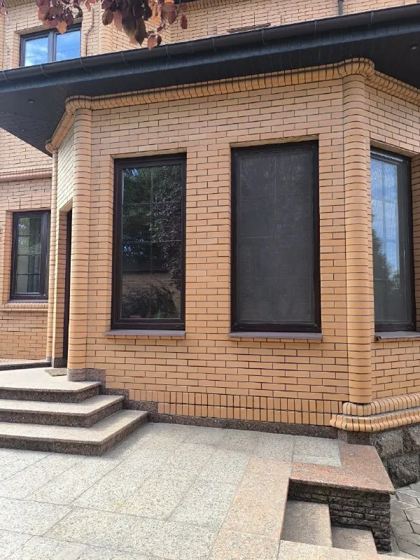 Продаётся дом 500 м2.
🌇Донецк, калининский район.
Между мира и шевченко. 📌
✅2 Жилых уровня, 4 спальни, потолки 3+ метра.
✅В цоколе гараж, спортзал, котельная, прачечная и подсобные помещения.
👍Во дворе отдельным строением баня с бассейном.
⛽Отопление газовый и электрический котлы.
🌎Участок 6 соток, ландшафт с декоративными растениями, вымощен плиткой.
💰Цена 33.000.000 ₽
📲☎️+79493170115 Агентство недвижимости.
Подписаться | 📩дать объявление
📲Наш max - фотография - 1