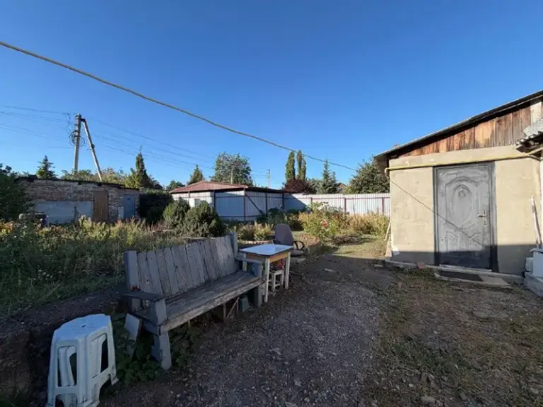 Продам дом, площадью 55 кв. М

🌇Донецк, буденновский район, парк энергетиков! 📌

✅Общая площадь 55 кв. М, жилая 28,2, кухня 8,1.
🌎Земля приватизирована!!! 4,5 соток!
✅Хороший уютный дом, состояние жилое.
🎁Останется вся мебель и техника, кроме холодильника и телевизора.
✅Санузел совмещен, в плитке.
💦Вода по графику, идет 2 дня из 3х. Есть подвал в доме, там накопительный бак 500л.
💰Цена 4 800 000 ₽ + реальному
Покупателю торг!

📲☎️+79494006137 Анна (звонить и писать в телеграмме или в максе)
📲☎️+79493282386 Ольга

Подписаться  |  📩дать объявление
📲Наш max - фотография - 2