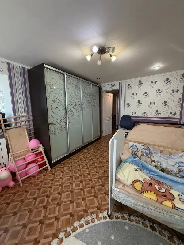 Продам дом, площадью 55 кв. М

🌇Донецк, буденновский район, парк энергетиков! 📌

✅Общая площадь 55 кв. М, жилая 28,2, кухня 8,1.
🌎Земля приватизирована!!! 4,5 соток!
✅Хороший уютный дом, состояние жилое.
🎁Останется вся мебель и техника, кроме холодильника и телевизора.
✅Санузел совмещен, в плитке.
💦Вода по графику, идет 2 дня из 3х. Есть подвал в доме, там накопительный бак 500л.
💰Цена 4 800 000 ₽ + реальному
Покупателю торг!

📲☎️+79494006137 Анна (звонить и писать в телеграмме или в максе)
📲☎️+79493282386 Ольга

Подписаться  |  📩дать объявление
📲Наш max - фотография - 4