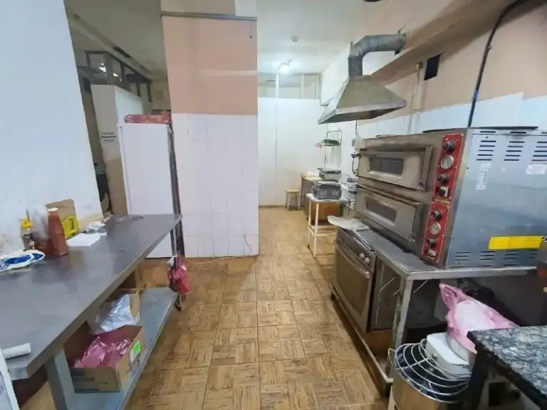 🏡Продаётся коммерческое помещение с цокольным этажом
📍Г. Донецк днр
Ворошиловский р-н
Бульвар пушкина

•Общая площадь–165 м2
•Площадь первого этажа 50 м2
•Цокольный этаж–115 м2

•Помещение адаптировано под кафе, ранее была картинная галерея
•Вход с центральной улицы и со двора
🔥Собственник

💴Цена: 20🍋000.000 рублей
☎️+7(959) 137-87-88 Геннадий

Недвижимость днр - фотография - 6