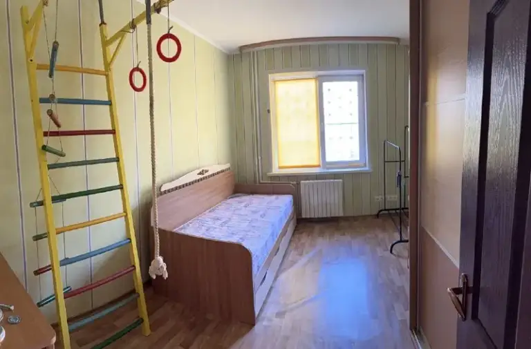 ‼❗Продается срочно ‼❗
🏡3-Х комн. Кв. , улица савченко, мк-н гладковка, киевский район
📍Г. Донецк днр
•Общая площадь: 70 кв. М. , жилая 42 кв. М. , кухня 9 кв. М.
•Отличная планировка, три раздельные комнаты, просторный холл, можно использовать в виде комнаты
•В квартире выполнен ремонт, установлены мпо, лоджия застеклена, новая входная и межкомнатные двери, проводка медная, осуществлена замена всех инженерных коммуникаций (водопровод, отопление, канализация), покрытие полов: кафель, линолеум
•Санузел отделан кафелем
Документы готовы
Долгов и прописанных нет
Стоимость: 5🍋100.000 руб. (небольшой торг)
☎☎☎+7949-419-63-79
Недвижимость донецк днр - фотография - 5
