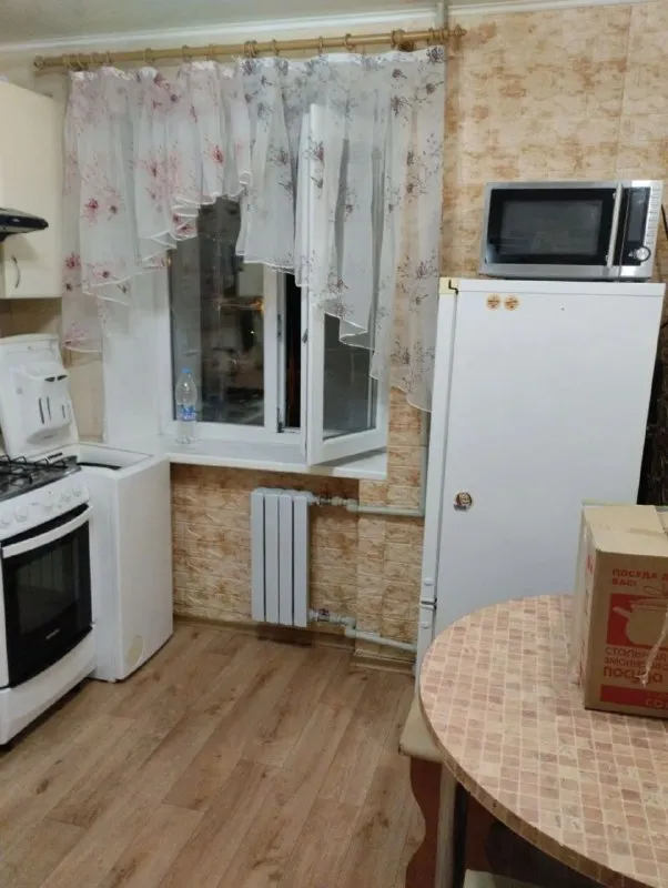 🏡Аренда 2-х комнатная квартира
📍Г. Донецк днр
Ильича 6, донецк
•Этажность 4/7 жилого дома
Окна на брусчатку
🔥Собственник
Цена: 45.000руб+коммуналка
📲+79495323022 - фотография - 1