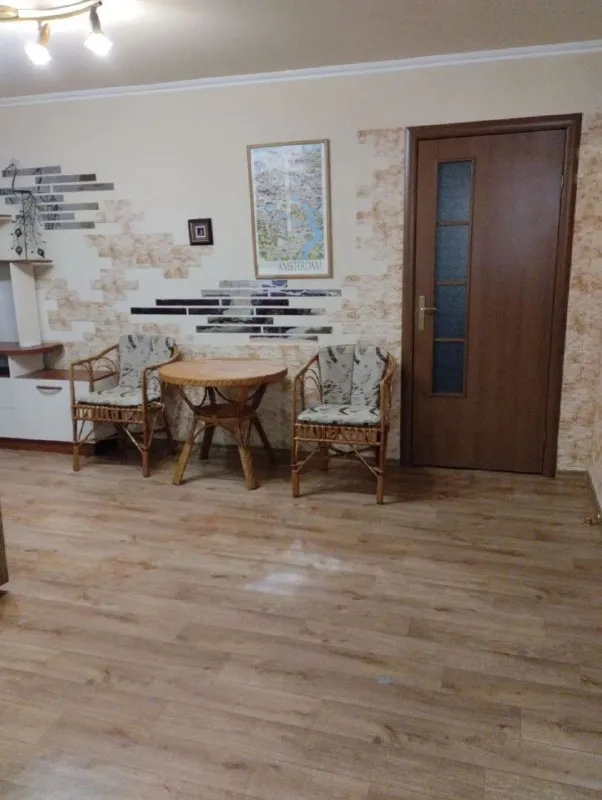 🏡Аренда 2-х комнатная квартира
📍Г. Донецк днр
Ильича 6, донецк
•Этажность 4/7 жилого дома
Окна на брусчатку
🔥Собственник
Цена: 45.000руб+коммуналка
📲+79495323022 - фотография - 3