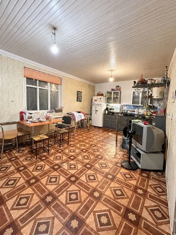 🏡Продам 3-х комнатный дом
📍Г. Донецк днр
Калининский р-н
Улица хлюпина

•Общая площадь–83.3 м2
•Участок–4.5 сотки земли
•К дому пристроена кухня, площадью 24.4 м2

•Дом кирпичный, 1971 года постройки, газифицированный, газовое отопление, новые трубы отопления и водопровода

•Частично заменена электропроводка, канализация сливная яма, вода по графику
•Дом требует частичного ремонта

•На территории участка есть место для парковки трёх автомобилей
•Рядом стадион донбасс-арена, парк, пруд, речка кальмиус
🔥Собственник

💴Цена: 6🍋000.000 рублей
‼️Торг
☎️+7(965) 330-27-91

Недвижимость днр - фотография - 7