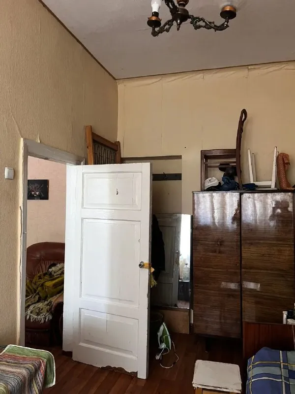 Продажа трехкомнатной квартиры в ворошиловском районе, проспект богдана хмельницкого, 77

Стройте свое пространство с агентством недвижимости город.
Вы мечтаете - мы реализовываем💫

🏣Город: донецк
🏗Район: ворошиловский
🏢Этаж - 1/2
🚪Общая площадь - 67 м2

Продается трехкомнатная квартира в центральной части города, проспект богдана хмельницкого, д.77.

✔️Квартира полностью под ремонт
✔️Высокий цоколь
✔️Частично пластиковые окна
✔️Высокие потолки
✔️Удобная планировка

Шикарная инфраструктура!!!

Супермаркеты, детские площадки, магазины, центральная улица артема, бульвар пушкина - все в шаговой доступности!!!

Документы рос. Реестр.

💵Цена: 3 800 000 рублей
☎️Телефон: +7 (949) 417 18 14
☎️Телефон: +7 (949) 513 13 00 - фотография - 7