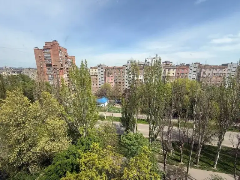 Продается 2-х комнатная квартира ворошиловском районе донецка!атлетик!

📍Г. Донецк, челюскинцев,140
Ворошиловский район

✅Общая площадь: 50 м².
✅Комнаты раздельные
✅Санузел совмещённый
✅Окна пластиковые
✅Развитая инфраструктура — всё рядом.
✅Удобная транспортная доступность.

💸 3 700 000 Руб.

☎️+79496455686
📞+79490774949 - фотография - 7