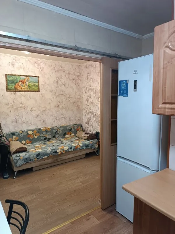 ‼❗‼ Сдается ‼❗‼
🏡2-Х комн. Квартира - студия, ул. Марии ульяновой/бул. Шевченко
Калининский район
📍Г. Донецк днр

‼Оплата услуг по факту заселения, без каких либо предоплат и поездок в офис‼

🔥Хорошее состояние. ..
‼❗Установлена система бесперебойной подачи воды с накопительным резервуаром на 500 л  и стабилизатор напряжения.

•Санузел совмещён и увеличен, кафель.
•Имеется вся необходимая мебель и  бытовая техника: холодильник, телевизор, стиральная машина автомат, микроволновая печь свч.

Стоимость: 40.000 руб + ком. Услуги
☎☎☎+7949-419-63-79

📨Подписаться - фотография - 2
