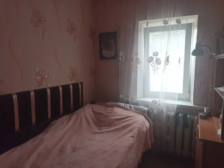 Продам дом, участок 4 сотки
🌆Донецк, киевский район, переулок уманского. 📌
✅Участок обустроен для круглогодичного проживания и ведения хозяйства
✅На территории расположены:
• Гараж с ямой — для ремонта и хранения авто;
• Летняя кухня — отдельно стоящая, удобна в тёплый сезон;
• Погреб уличный и погреб в доме — два варианта хранения заготовок и продуктов;
• Теплица — для рассады и раннего урожая.
📍Дом расположен в районе с развитой инфраструктурой — всё необходимое в шаговой доступности:
• Продуктовые и хозяйственные магазины;
• Остановка общественного транспортарядом;
• Удобная транспортная развязка — быстрый выезд в нужные направления;
• Школа и. .. Удобствам.
💰Стоимость дома 5 500 000 ₽
📲☎️+ 79494342804
📲☎️+ 79495107010
Подписаться | 📩дать объявление
📲Наш max - фотография - 6