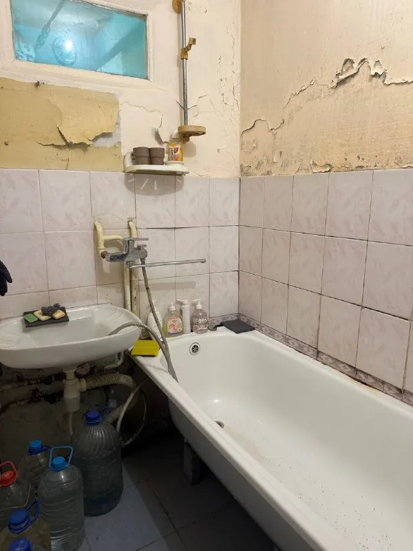 Продам 2 ком квартиру
Петровский район
Ул ревякина 34
2/5 Этаж
Общая площадь 44м2
Комнаты раздельные, есть небольшая кладовка(вместительная)
Балкон не застеклен
Состояние под ремонт
Фотографии реальные
Документы готовы
Собственник в городе
2 500 000₽
+79494113097 Алина
@As_01vva telegram - фотография - 3