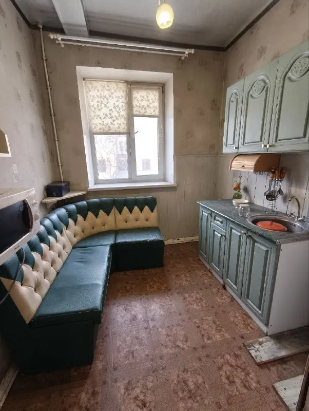 ♨️Срочная продажа‼️
🔆3,3 Млн‼️
✅ 2Х. Комн. Ул. Кирова,
Ориентир "парк славянкой культуры" и «донецкое училище олимпийского резерва им. С. Бубки.
✅👆3Этаж/3х. Этажной сталинки. (4й тех/этаж)
✅ Поменяны мпо окна, трубы, санузел полностью с кап/ремонтом.
Установлен накопительный бак с автоматикой! ‼️
✅Квартира требует частичного ремонта, фото соответствует
✅ Документы готовы
+7(949) 36-77-907
+7(900) 257-11-66
💬 Татьяна - фотография - 2