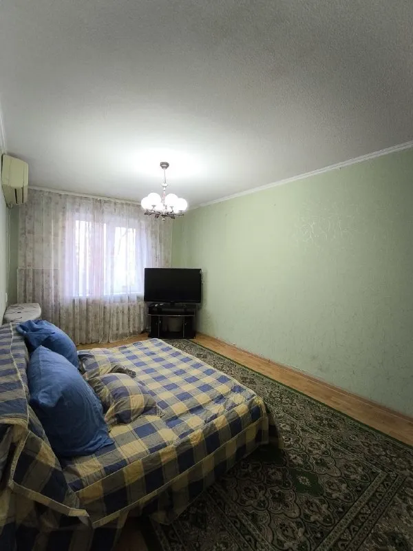 ‼️Продажа 3-х комн мкрн. Текстильщик кировский район‼️📍г. Донецк днр

•Продам квартиру чешский проект в центре микрорайона •общей площадью 64,8 м2. •жилая–48,4 м2.,
•Кухня–8,6 м2.

•Квартира не угловая.
•Входная дверь бронированная, тамбур, межкомнатные - дерево. •кондиционер, балкон застеклен, лоджия.

•Санузел раздельный, кафель.
Пол линолеум.
•Коммуникации заменены, мпокна.
•Средний этаж/9.
•Документы росреестр.

Цена: 4🍋990.000 рублей
☎️☎️☎️ +79494194208 - фотография - 3