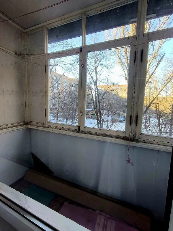 ‼️Продажа 3-х комн мкрн. Текстильщик кировский район‼️📍г. Донецк днр

•Продам квартиру чешский проект в центре микрорайона •общей площадью 64,8 м2. •жилая–48,4 м2.,
•Кухня–8,6 м2.

•Квартира не угловая.
•Входная дверь бронированная, тамбур, межкомнатные - дерево. •кондиционер, балкон застеклен, лоджия.

•Санузел раздельный, кафель.
Пол линолеум.
•Коммуникации заменены, мпокна.
•Средний этаж/9.
•Документы росреестр.

Цена: 4🍋990.000 рублей
☎️☎️☎️ +79494194208 - фотография - 5