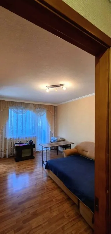 ‼️‼️Продажа 2-х комн ориентир школа 55/парк щербакова куйбышевский район донецка‼️‼️
📍Г. Донецк днр

•Продам квартиру в хорошем состоянии общей площадью 43 м2
•Жилая–26,5 м2
•Кухня–6,1 м2

•Межкомнатные двери дерево, пол ламинат, мпокна, балкон пластик застеклен.
•Санузул совмещен.
Раздельные комнаты, двусторонняя, не угловая.
•Средний/5 этажа, кооперативный дом.
•Документы росреестр, собственник на сделке.

Цена: 4🍋200.000 рублей
☎️☎️☎️ +79494194208

Недвижимость донецк днр - фотография - 3